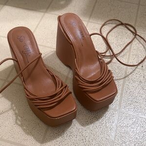 So Me Women's Tan Platform Sandals